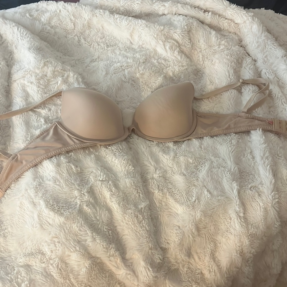 Victoria secret everywhere tshirt 34d